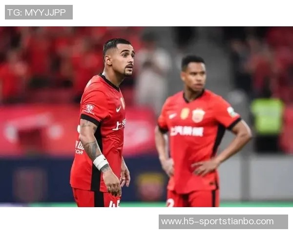 海港队莱昂纳多膝盖受伤或将引进备用外援前锋应对困境